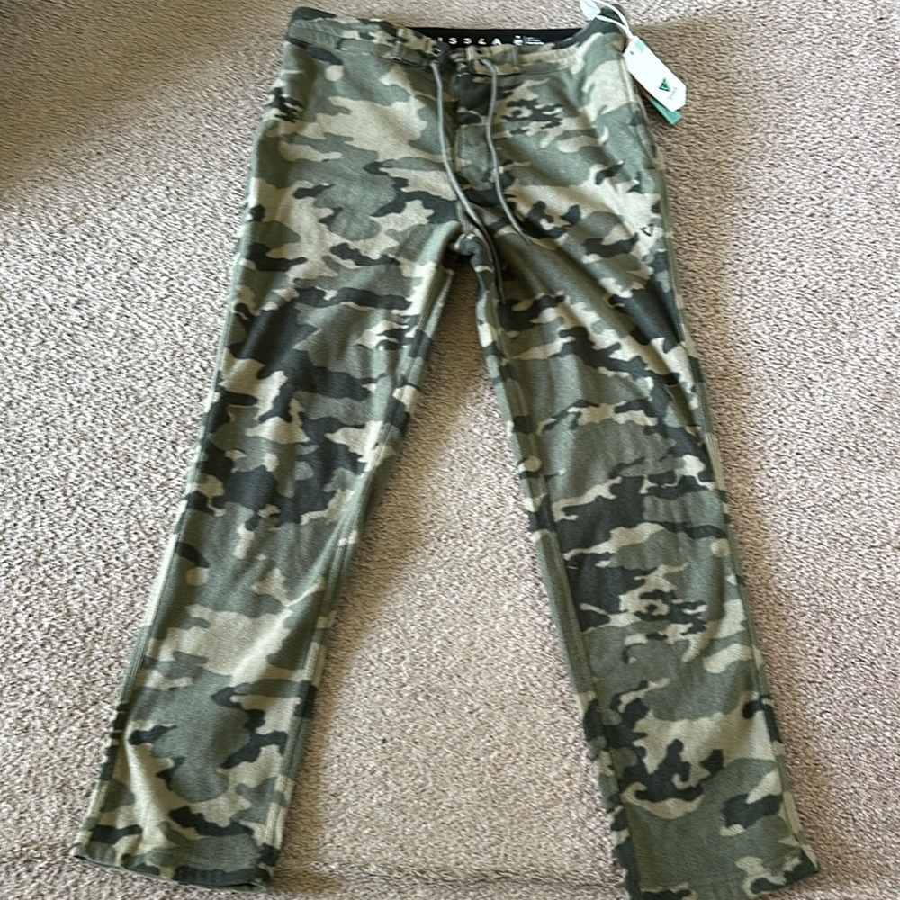 New Vissla sweatpants Medium